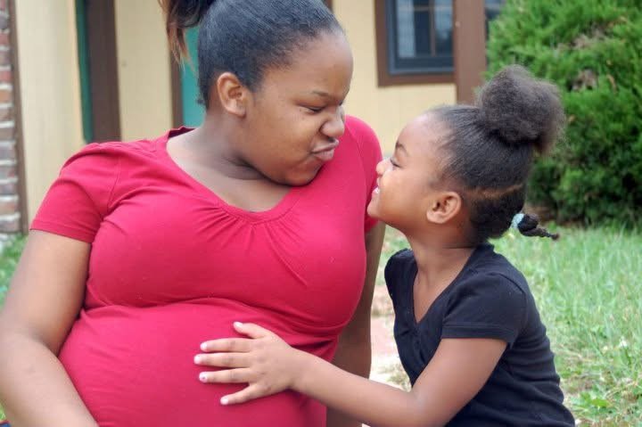 Rachel Russell pregnant with her daughter